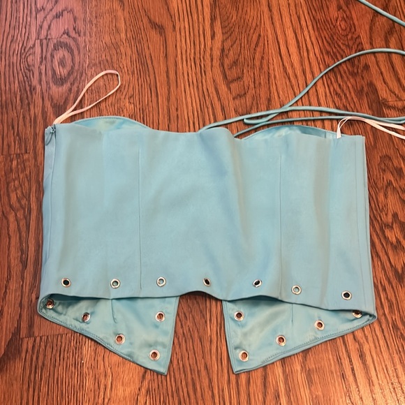 Princess polly top, size 2 - Picture 2 of 3